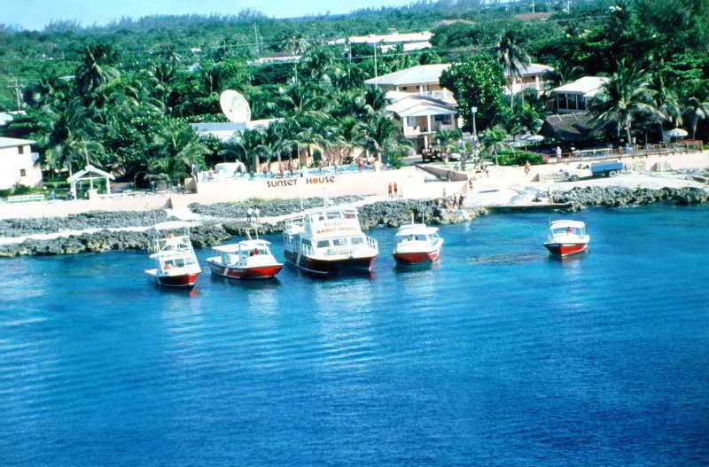 Sunset House Hotel George Town Exterior photo
